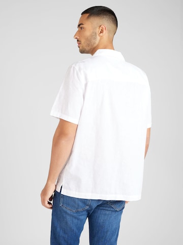 Coupe regular Chemise GAP en blanc