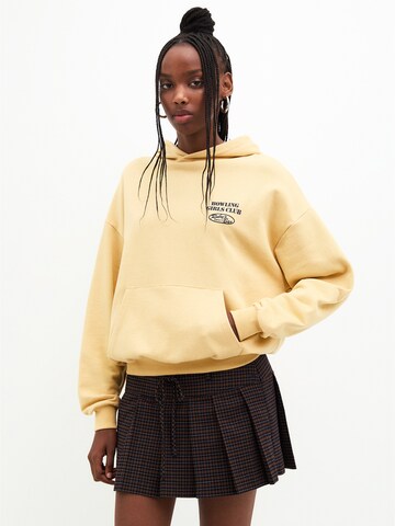 Pull&Bear Sweatshirt in Gelb: Vorderseite