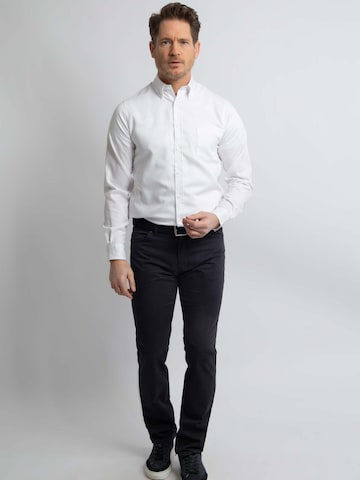 Steppin' out Regular fit Button Up Shirt in White