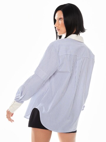 Bella x ABOUT YOU Blouse 'Maria' in Blue