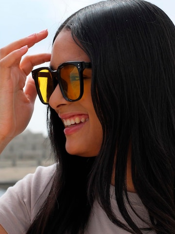 Surf Monkey Sunglasses in Yellow