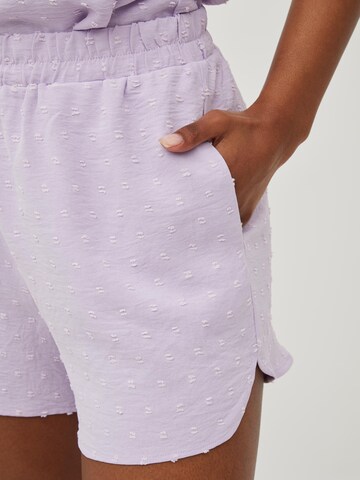 VILA Normalny krój Spodnie 'Clarisa' w kolorze fioletowy