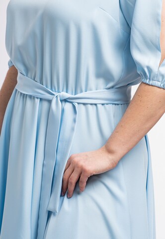 Robe de cocktail 'OLIWIA' Karko en bleu