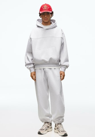 Tapered Pantaloni di Bershka in grigio