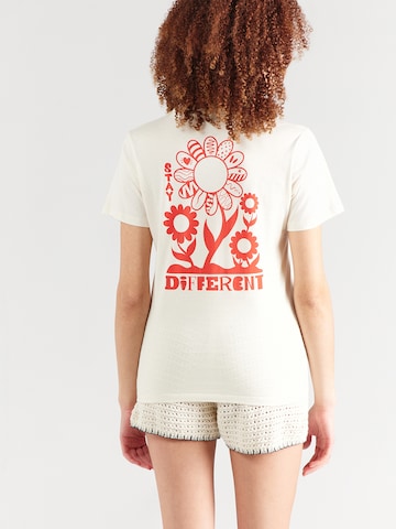 Iriedaily T-Shirt 'Stay Daisy' in Weiß: Vorderseite