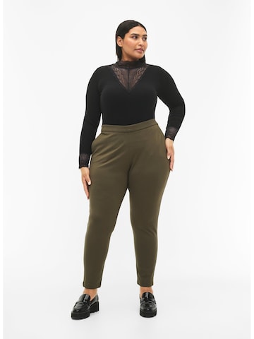 Coupe slim Pantalon 'Jmaddie' Zizzi en vert