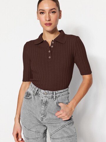 Trendyol Sweter w kolorze brązowy: przód