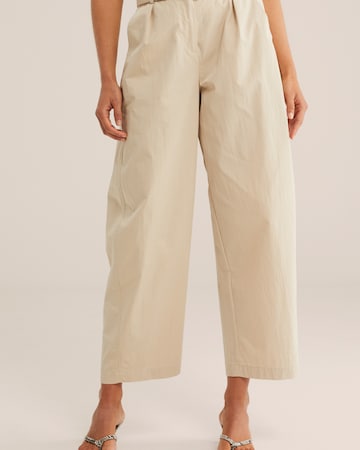WE Fashion Sod Hlače z naborki | bež barva: sprednja stran