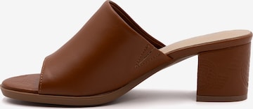 Alviero Martini Pantolette in Braun: Vorderseite