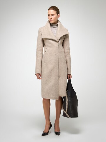 V S P Wintermantel 'Vilma' in Beige