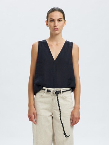 SELECTED - Cinturón en negro: frente