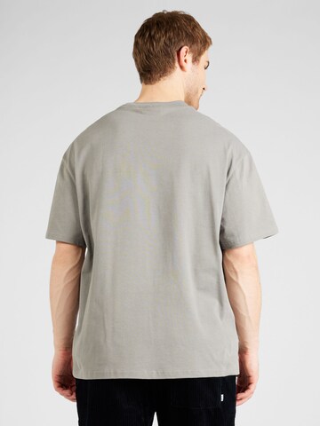 T-Shirt 'Great' WEEKDAY en gris