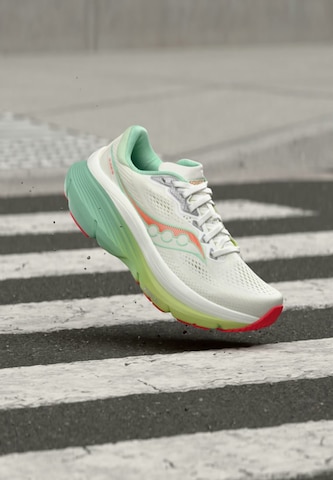 Chaussure de course 'GUIDE 19' saucony en blanc