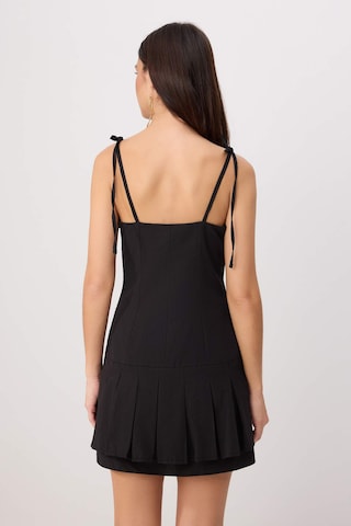Trendyol - Vestido de verano en negro