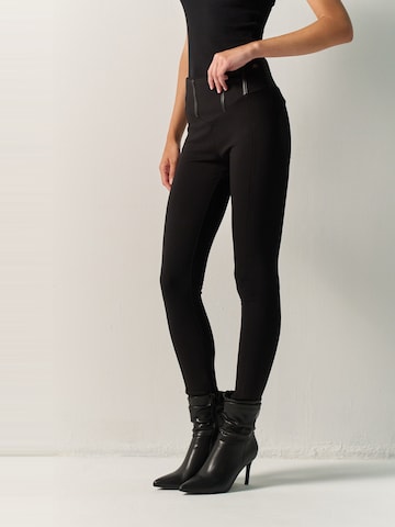 KOROSHI - Skinny Leggings en negro