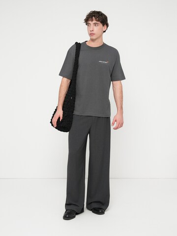 HOLLISTER Tričko 'F1 MCLAREN' - Sivá