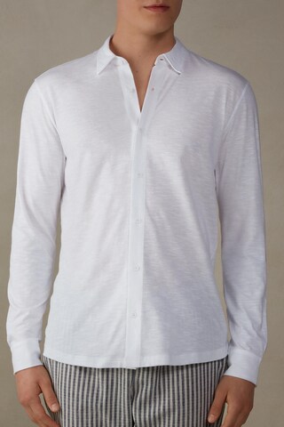 INTIMISSIMI Slim fit Button Up Shirt in White: front