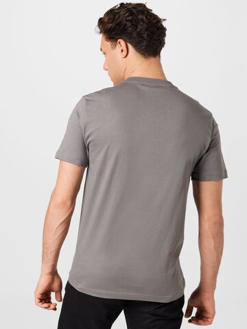 Calvin Klein - Ajuste regular Camiseta en gris