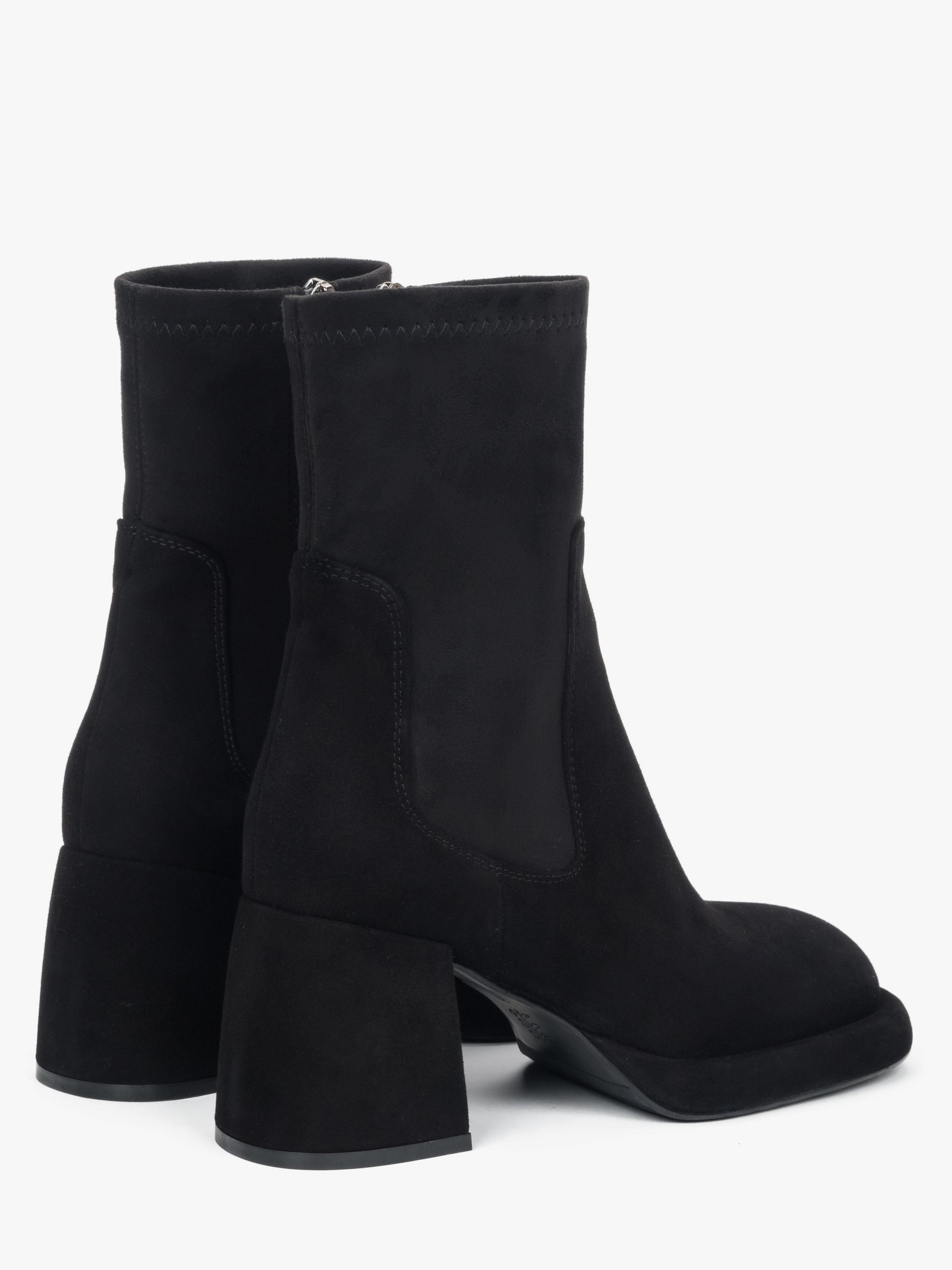 Ankle boots '53-731' di Estro in nero
