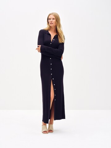 ABOUT YOU x Toni Garrn Stickad klänning 'Ireen' i blå