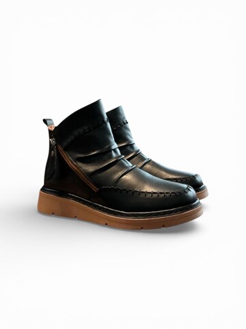 Begoria Boots in Black