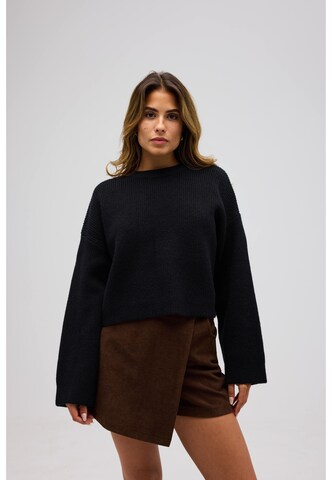Estelou - Pullover em preto: frente
