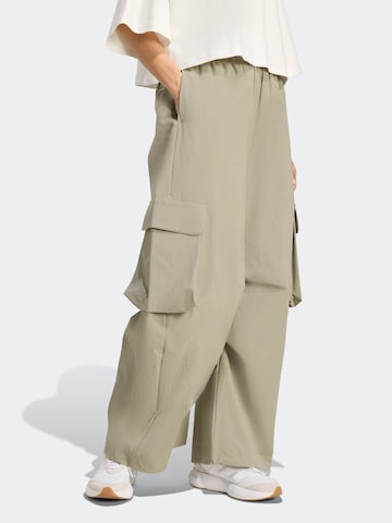 ADIDAS SPORTSWEAR - Pierna ancha Pantalón deportivo 'HERO' en verde: frente
