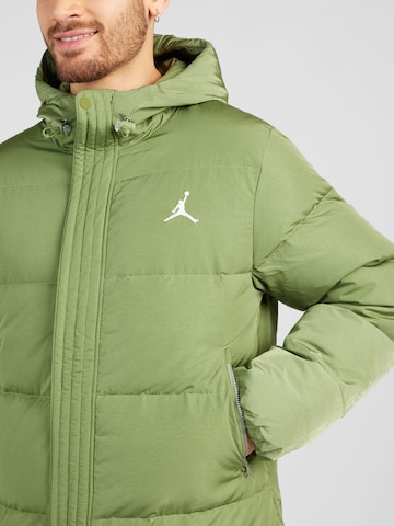 Jordan Зимно палто 'ESS STMT' в зелено