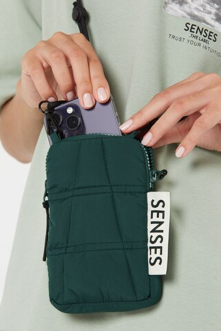SENSES.THE LABEL Smartphone Case in Green: front