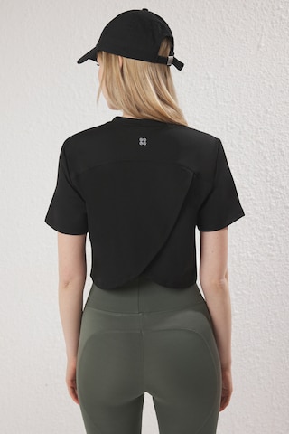 Trendyol - Camiseta en negro