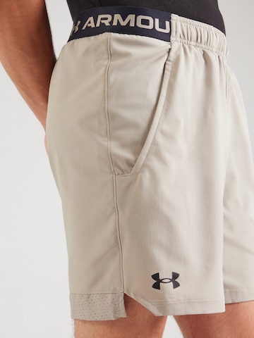 UNDER ARMOUR Обычный Спортивные штаны 'Vanish' в Серый