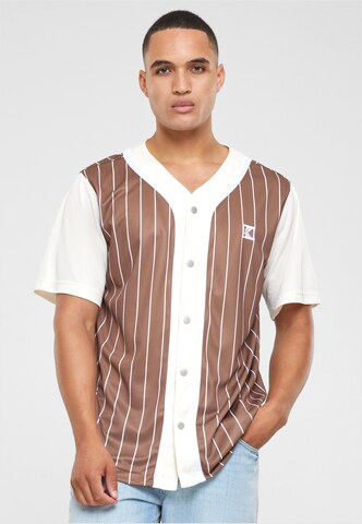 Karl Kani Regular fit Overhemd in Bruin: voorkant