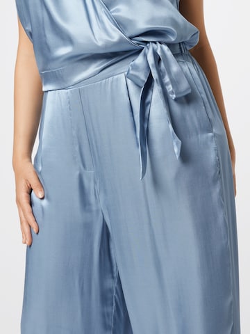 Guido Maria Kretschmer Curvy Collection Pleat-Front Pants 'Viktoria' in Blue