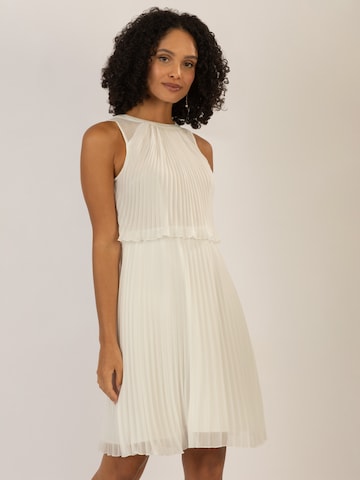 APART Kleid in Beige: Vorderseite