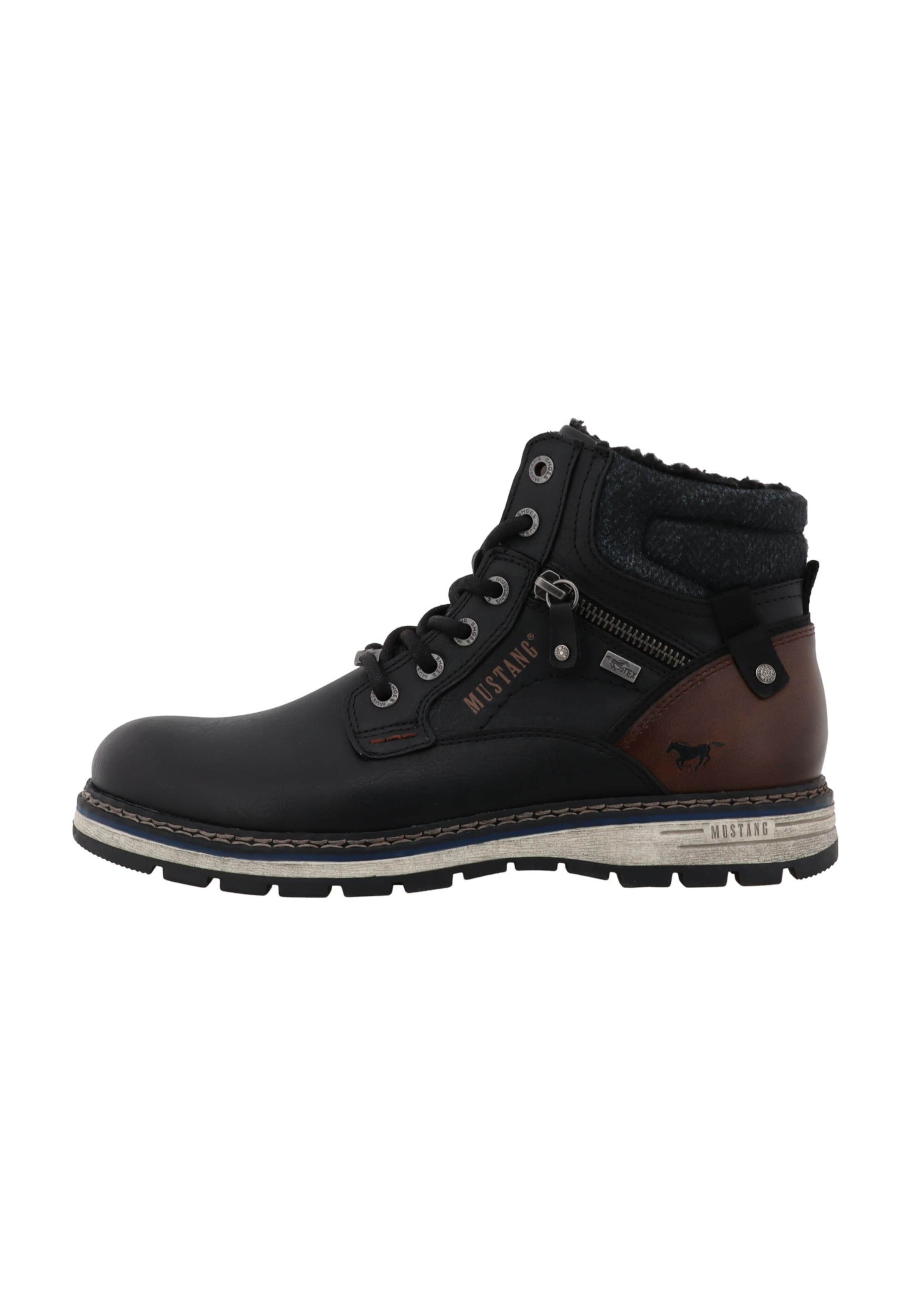 MUSTANG - Botas com atacadores em preto