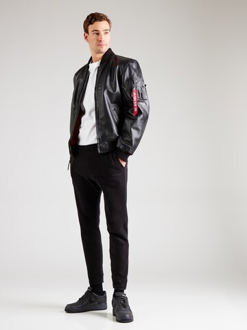 Superdry Tapered Hose in Schwarz