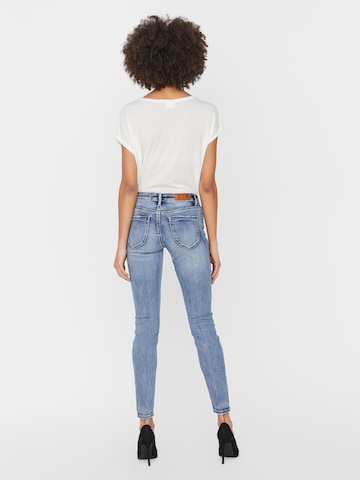 VERO MODA Skinny Fit Дънки 'Lydia' в синьо