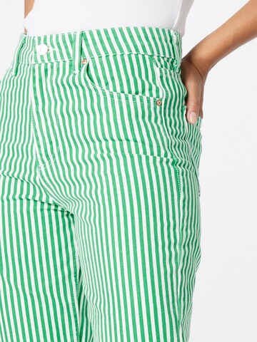 Trendyol Regular Jeans in Groen