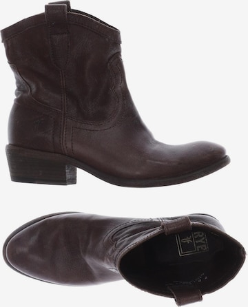 Frye Dress Boots in 38 in Brown: front