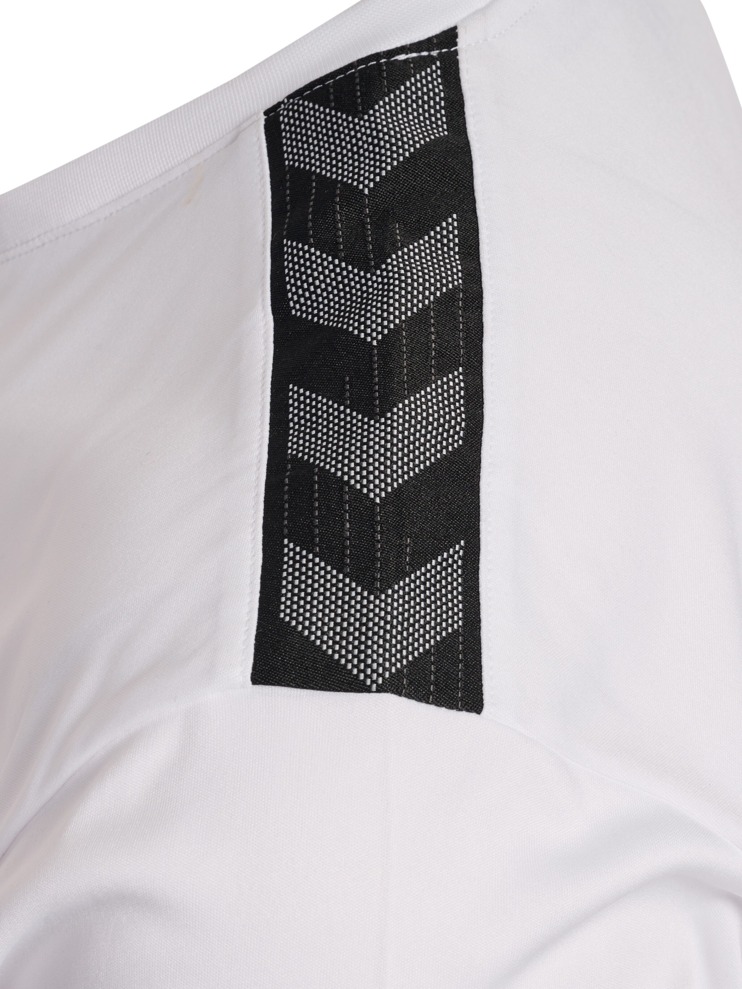 Hummel Funktionsshirt 'AUTHENTIC' in Weiß