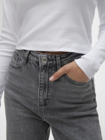 VERO MODA Wide Leg Jeans 'Tessa' i grå