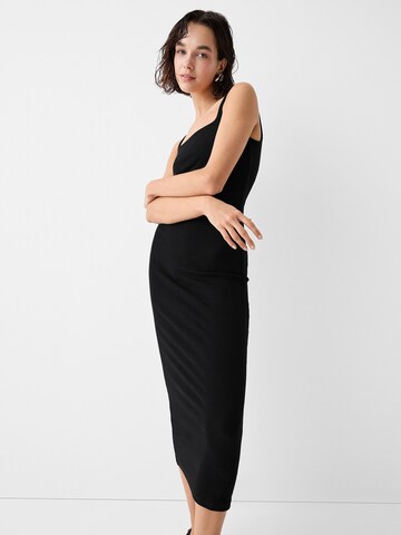 Bershka Kleid in Schwarz: predná strana