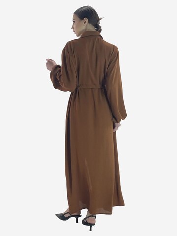 Robe-chemise Elara en marron