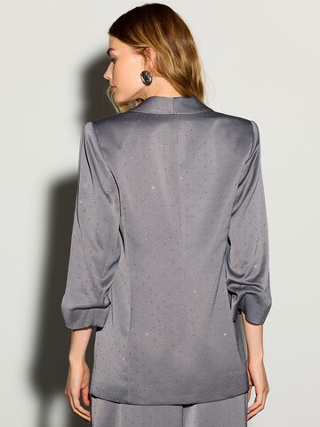 Next Blazer in Grau