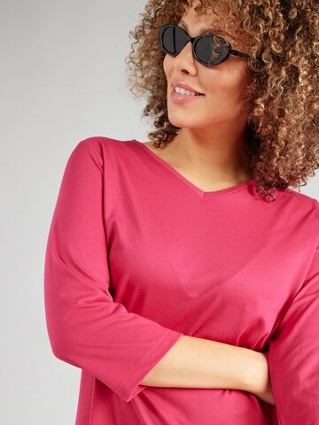 ONLY Carmakoma T-shirt 'CARCARLINNE' i rosa