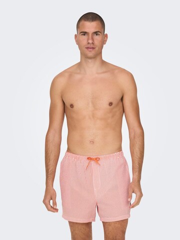 Shorts de bain 'Ted' Only & Sons en orange : devant