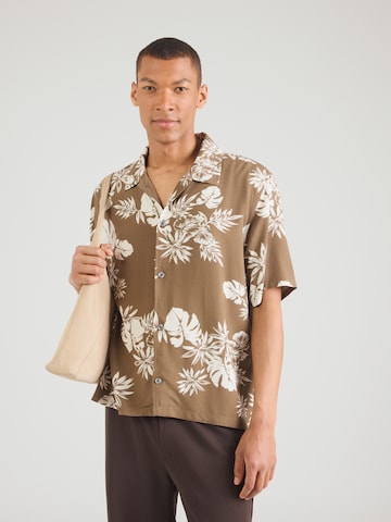 GAP Regular fit Риза в кафяво: отпред
