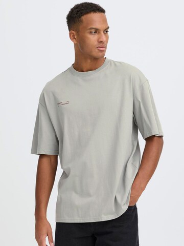 BLEND Rundhalsshirt ' BHKodey ' mit Backprint in Grau