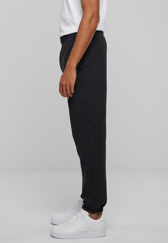 Urban Classics Tapered Broek in Zwart