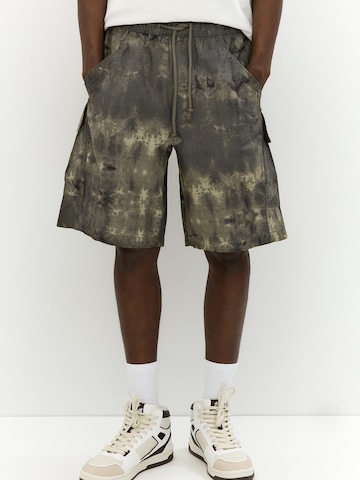 Loosefit Pantalon cargo 'STWD' Pull&Bear en vert : devant